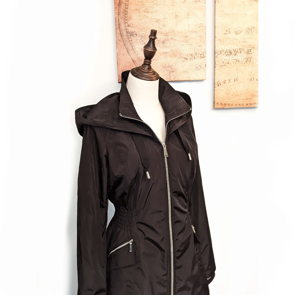 Black Sleek Chic Ladies Rain Coat - Picture 5 of 6